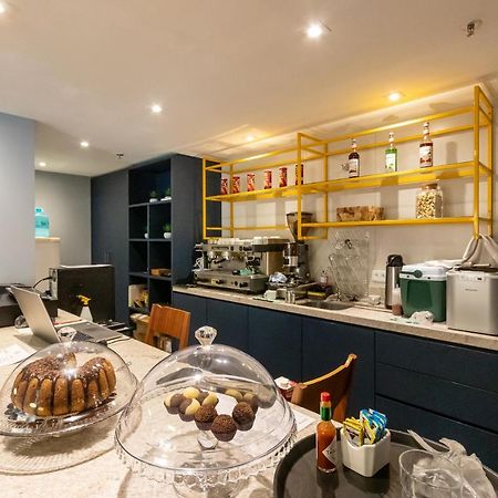 Vista Passeio Publico - Ayn027 Apartment กูรีตีบา ภายนอก รูปภาพ
